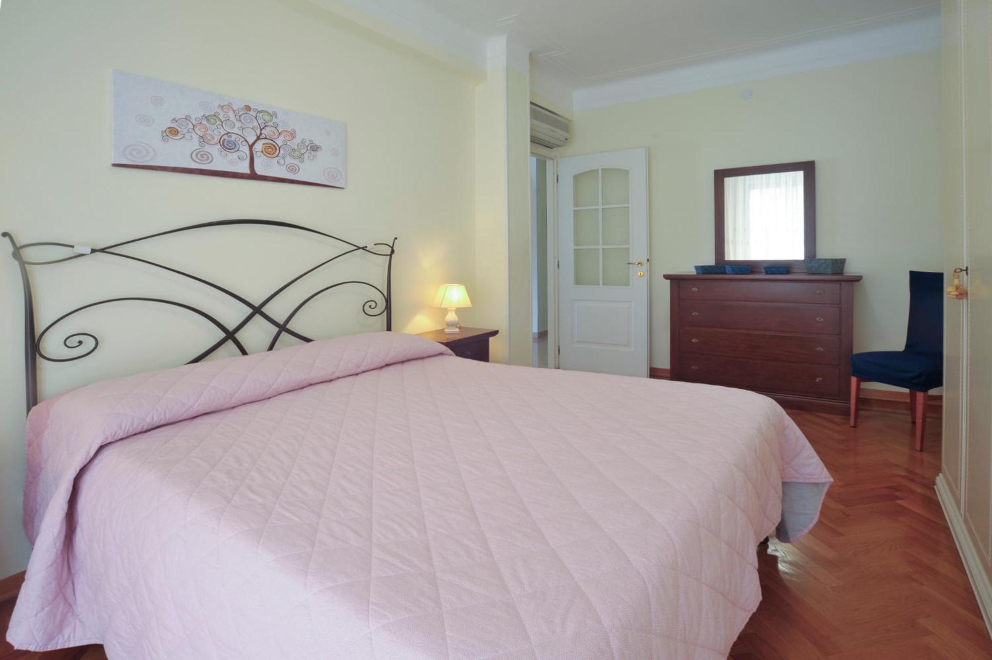 Casa Carina Centro Citta Con Garage Privato Apartment Sanremo Luaran gambar