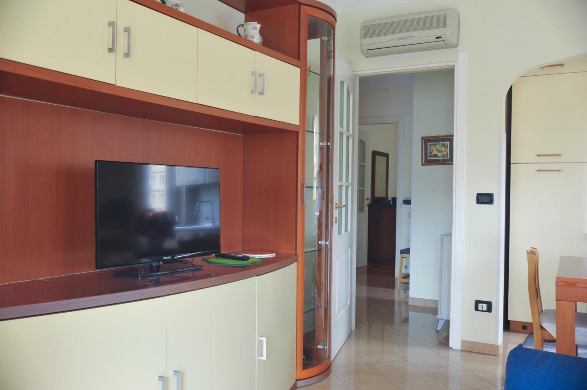 Casa Carina Centro Citta Con Garage Privato Apartment Sanremo Luaran gambar