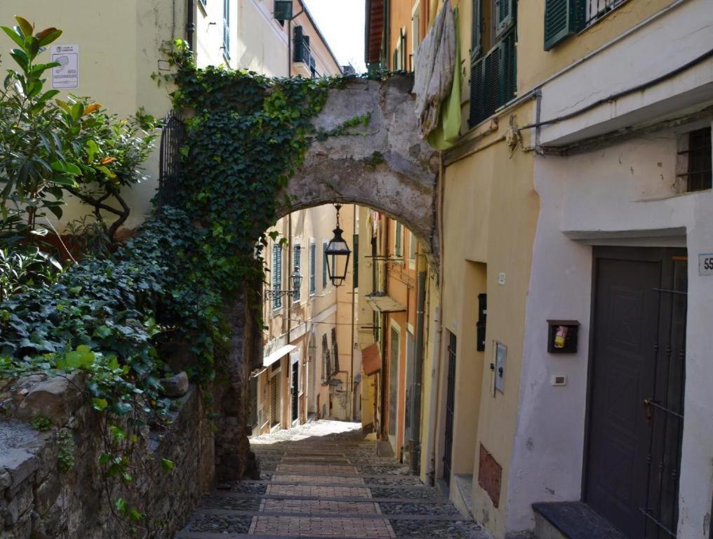 Casa Carina Centro Citta Con Garage Privato Apartment Sanremo Luaran gambar