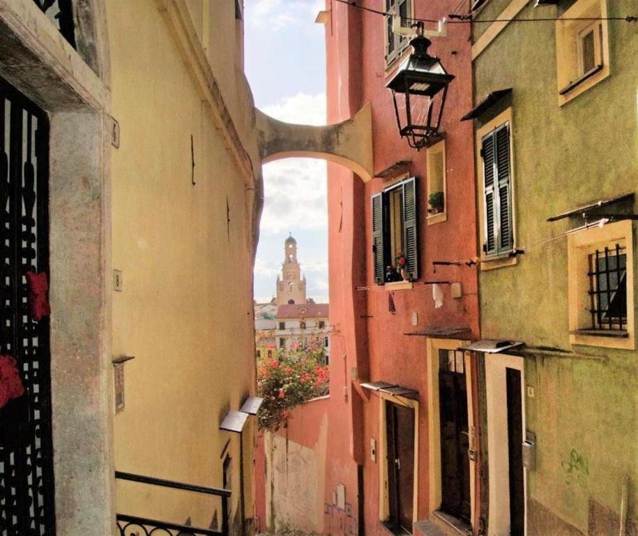 Casa Carina Centro Citta Con Garage Privato Apartment Sanremo Luaran gambar