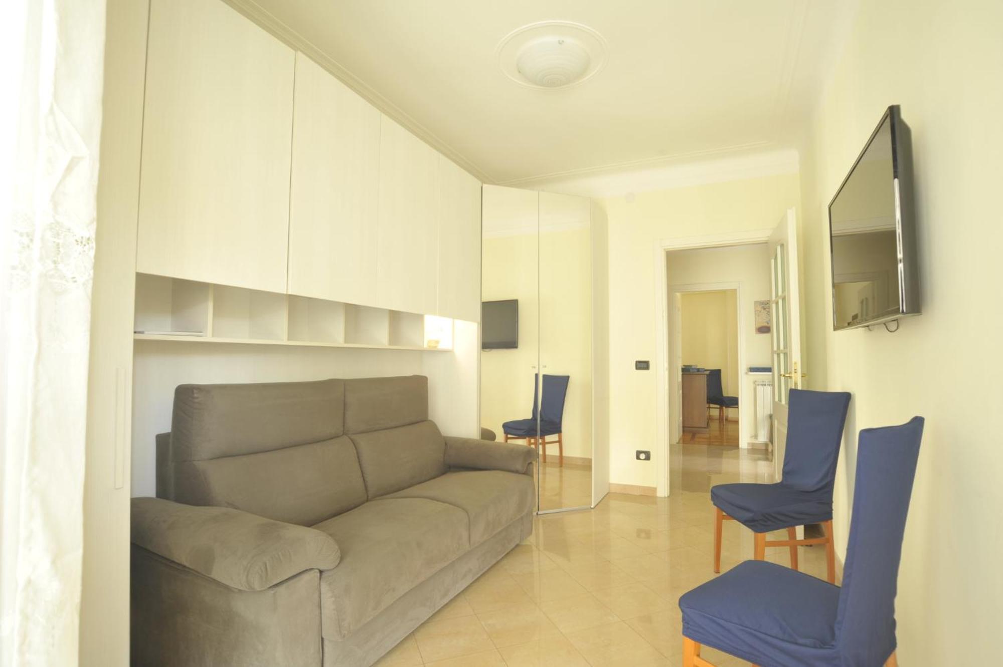 Casa Carina Centro Citta Con Garage Privato Apartment Sanremo Luaran gambar