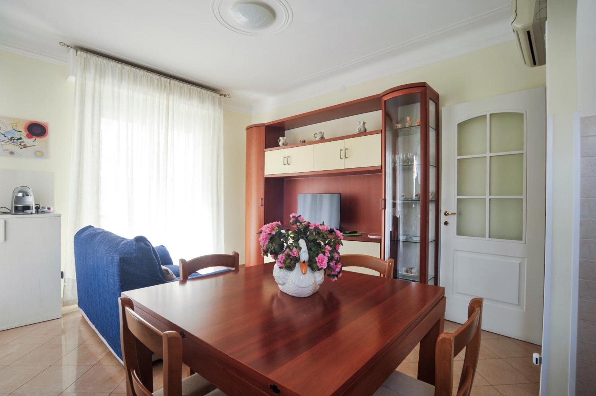Casa Carina Centro Citta Con Garage Privato Apartment Sanremo Luaran gambar