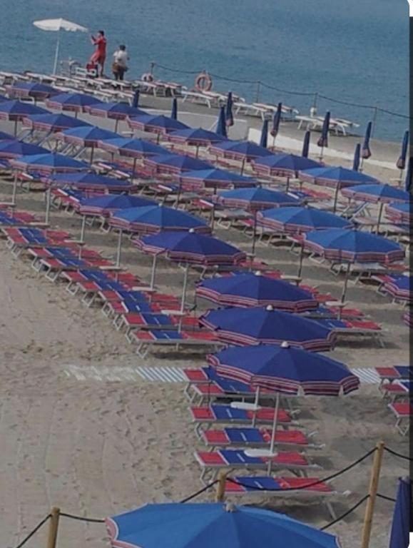 Casa Carina Centro Citta Con Garage Privato Apartment Sanremo Luaran gambar