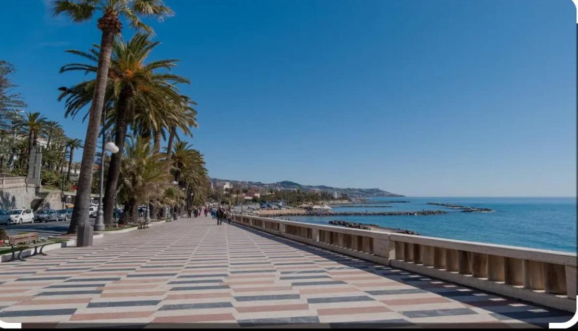 Casa Carina Centro Citta Con Garage Privato Apartment Sanremo Luaran gambar